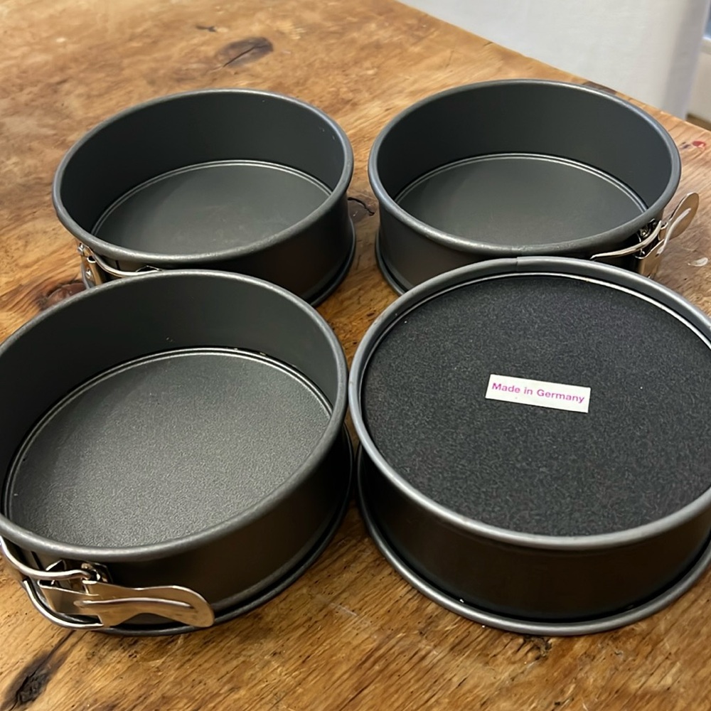 One set of Qty 6   4 1/2” diameter mini Spring Form Baking Pans
Made in Germany